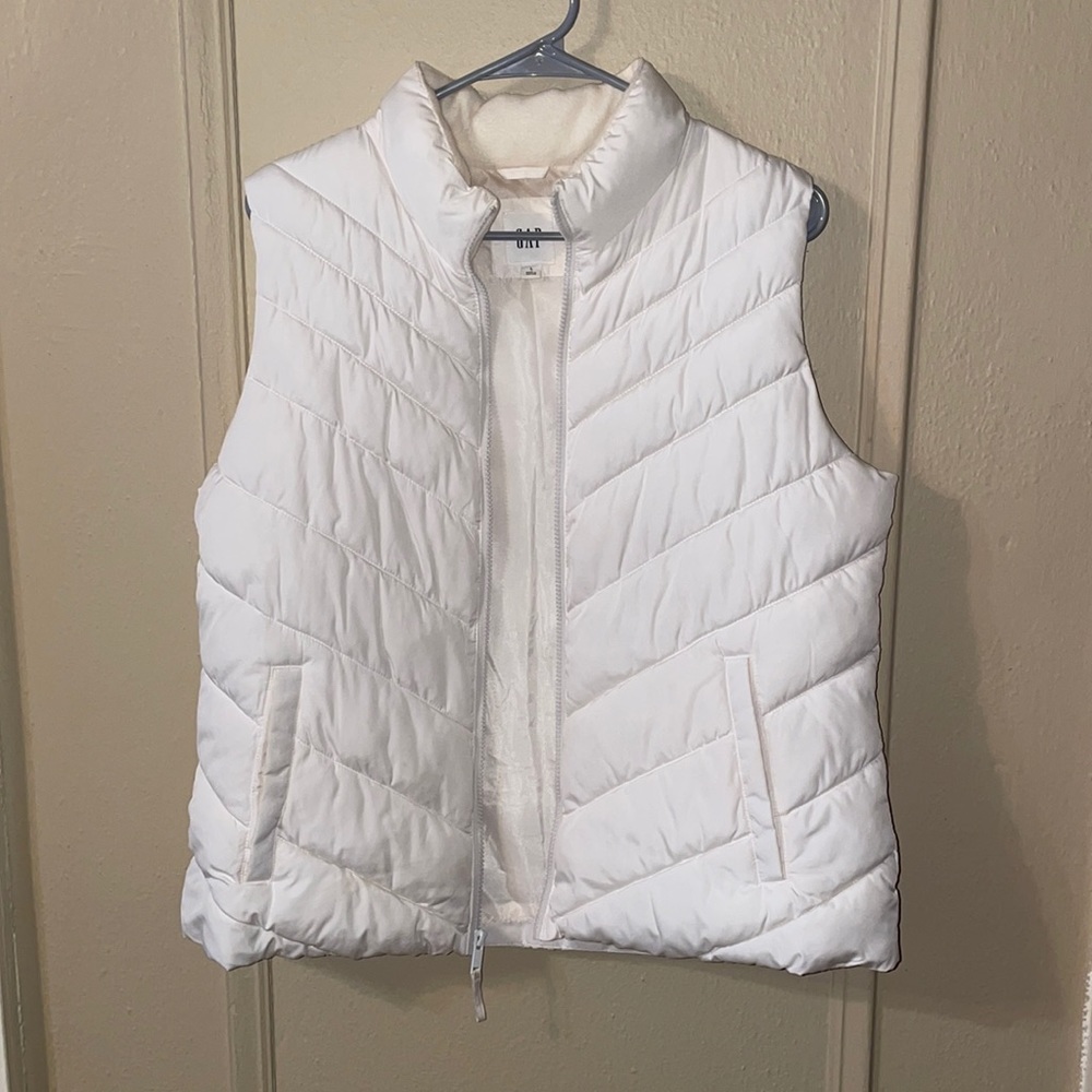 GAP Vest! White
